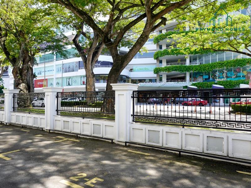 99 Kelawei Apartment