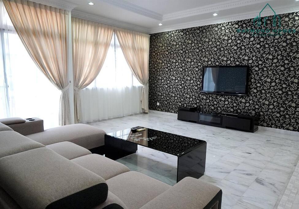 Apartment 99 Kelawei *