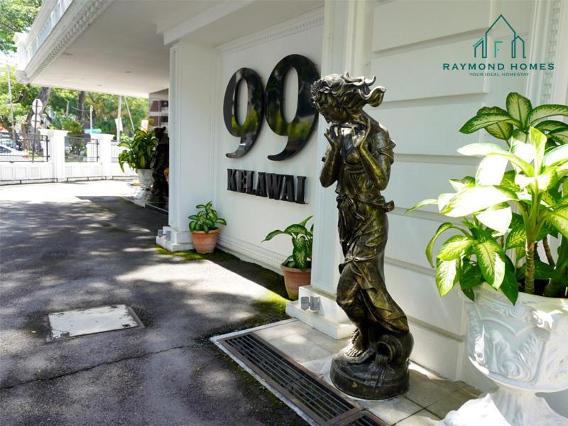 99 Kelawei Apartment *