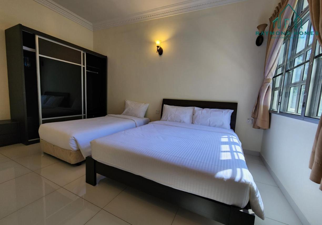 99 Kelawei Apartment